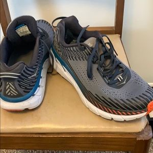 Hoka 5 running